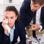 Führungskraft kann es heikel werden wenn Mitarbeiter weint